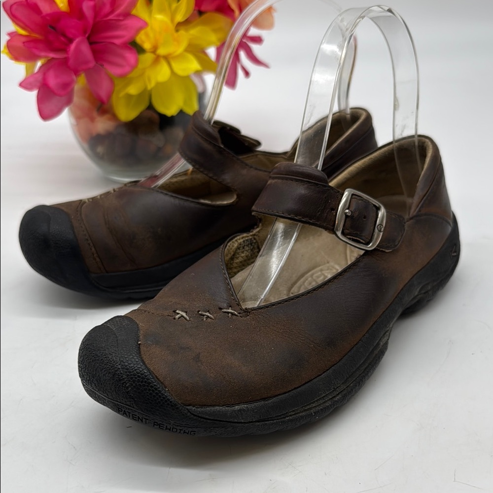 Keen Women's Brown Leather Buckle Flats Size 6.5 BFL8336D